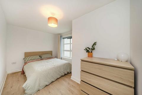 2 bedroom flat for sale, Bournemouth Road, London SE15