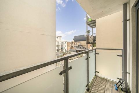 2 bedroom flat for sale, Bournemouth Road, London SE15