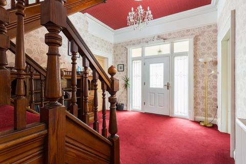 6 bedroom detached house for sale, Leeds Road, Selby