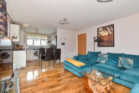 2 bedroom ground floor flat for sale, George Stewart Avenue, Faversham ME13