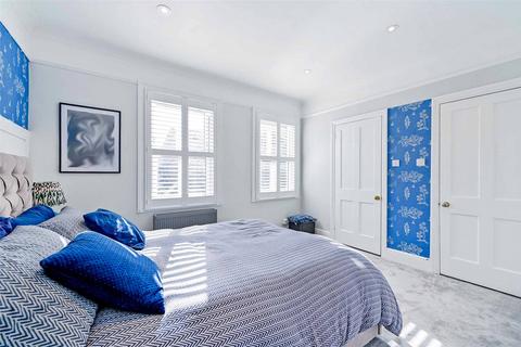 66 Alexandra Road, Windsor, SL4 1HU