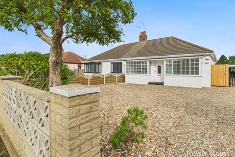 2 bedroom bungalow to rent, Main Road, Hull HU11