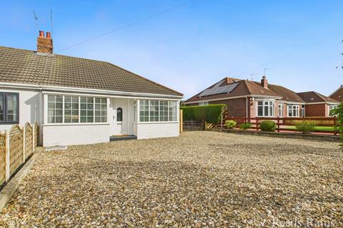 2 bedroom bungalow to rent, Main Road, Hull HU11