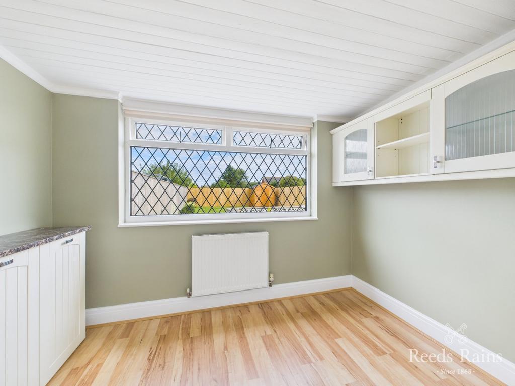 Kitchen Dining Area