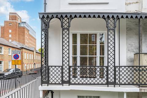 3 bedroom flat for sale, Blackheath Road, Greenwich, London, SE10