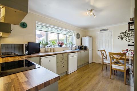 4 bedroom detached house for sale, Hill Top View, Wakefield WF3