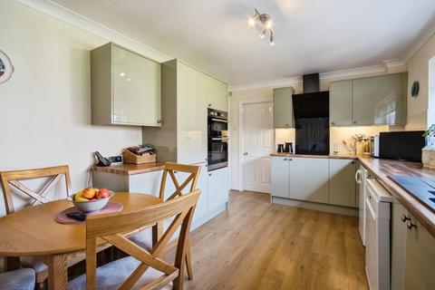 4 bedroom detached house for sale, Hill Top View, Wakefield WF3
