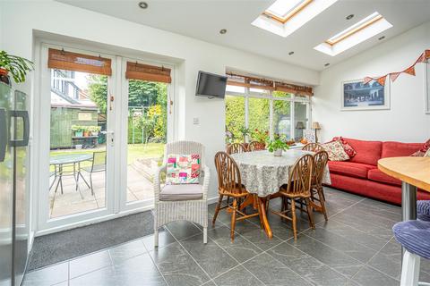 5 Banbery Drive, Wombourne, Wolverhampton, WV5 0AH