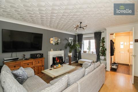 3 bedroom semi-detached house for sale, Bloomsbury Gardens, Grimsby DN33