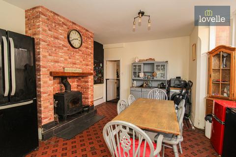 4 bedroom end of terrace house for sale, St Augustine Avenue, Grimsby DN32