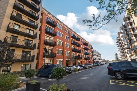 3 bedroom flat for sale, Farine Avenue, Hayes, UB3