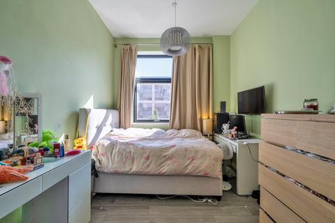 3 bedroom flat for sale, Farine Avenue, Hayes, UB3
