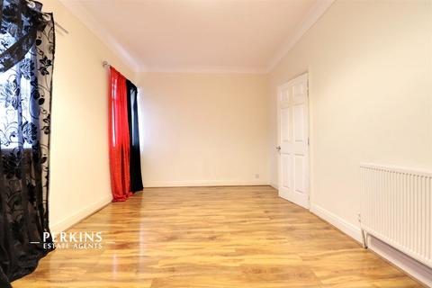 undefined, Greenford, UB6