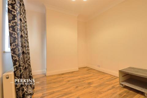 undefined, Greenford, UB6