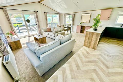 2 bedroom park home for sale, Hoburne Bashley Holiday Park, Bashley Dr., New Milton