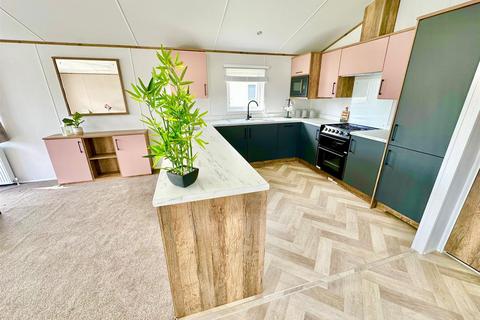 2 bedroom park home for sale, Hoburne Bashley Holiday Park, Bashley Dr., New Milton