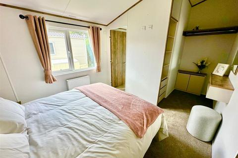2 bedroom park home for sale, Hoburne Bashley Holiday Park, Bashley Dr., New Milton