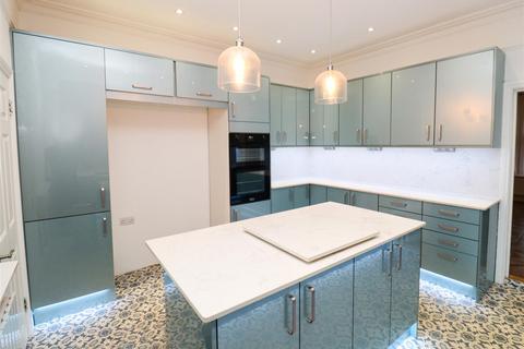 7 bedroom detached house for sale, Salisbury Road, Farnborough GU14