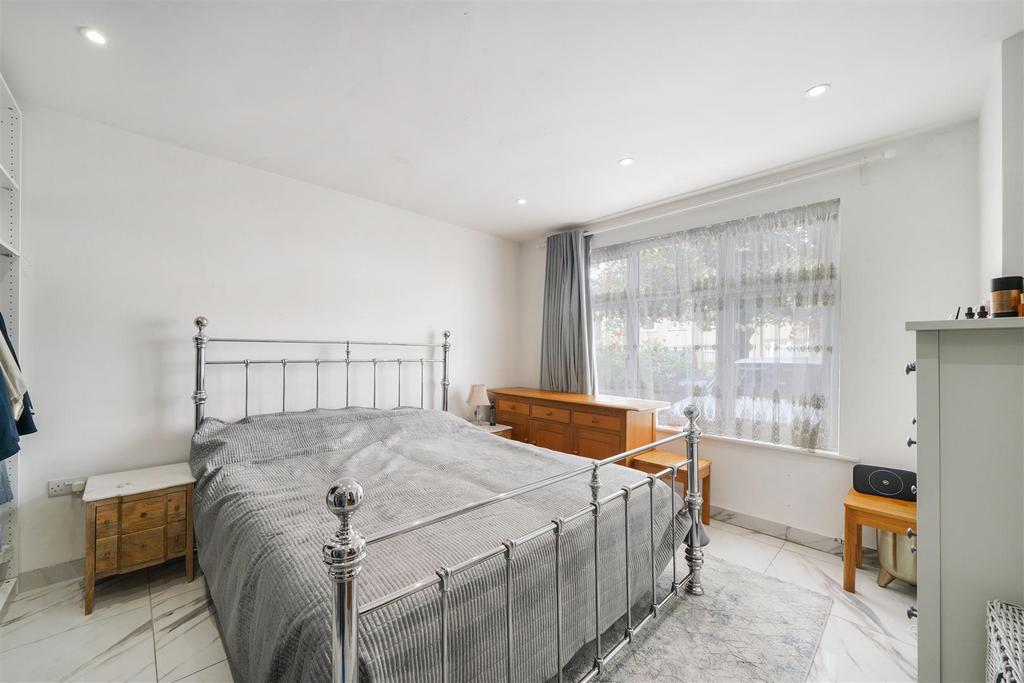 20 Robin Hood Way - e R99b6 Bg514 R6 Tx Wy T3w.jpg
