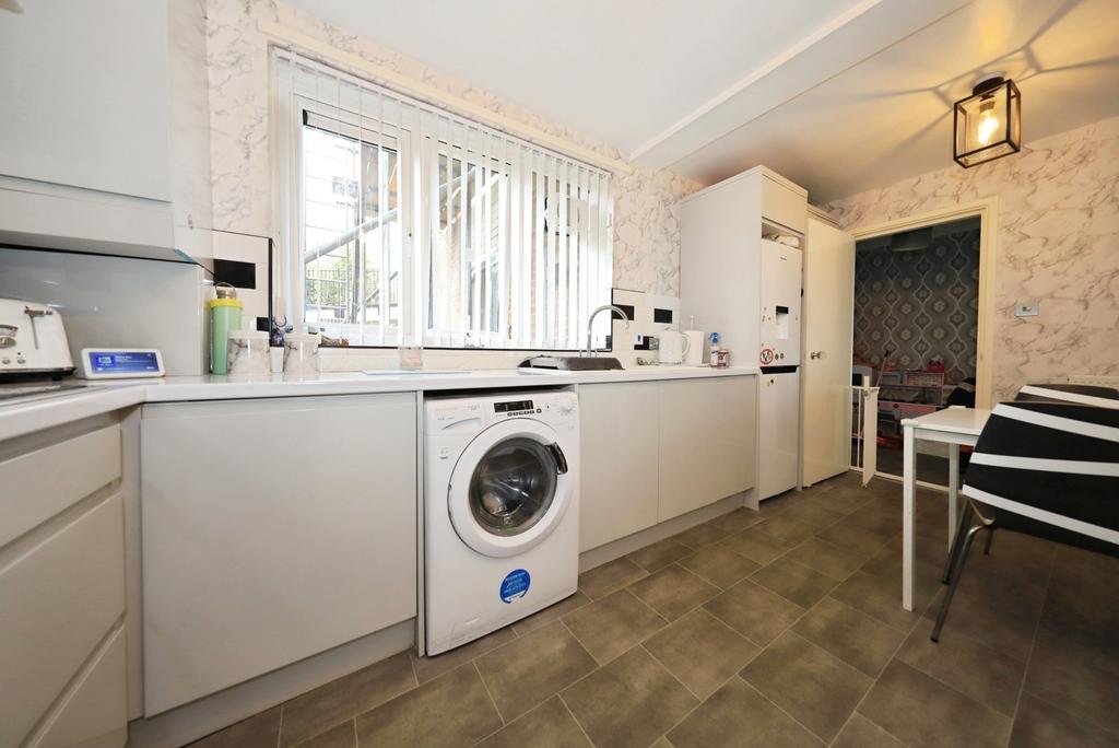 Kitchen/ Dining
