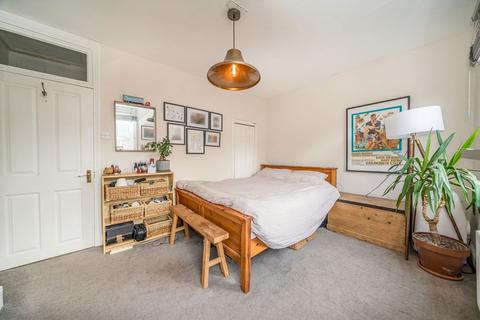 undefined, Queens Terrace, Old Isleworth TW7