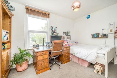 undefined, Queens Terrace, Old Isleworth TW7