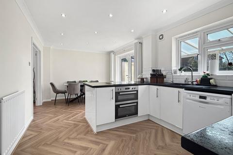 4 bedroom detached house for sale, Guinea Close, Braintree, CM7