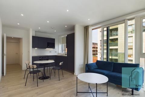 2 bedroom apartment to rent, Coster Avenue, London N4