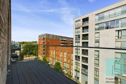 2 bedroom apartment to rent, Coster Avenue, London N4