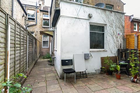 126 Winchelsea Road, London, N17 6XQ