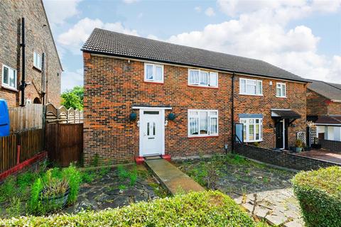 3 bedroom semi-detached house for sale, Retford Road, Romford