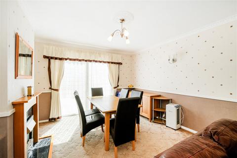 3 bedroom semi-detached house for sale, Retford Road, Romford