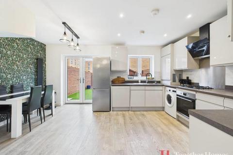 4 bedroom house for sale, Heriot Road, Rainham