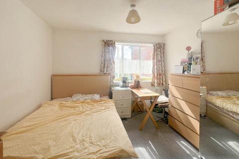 28 Tregaron Gardens, New Malden, KT3 3AF