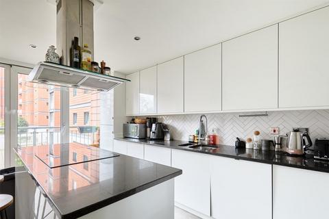 12 Holland Gardens, Brentford, TW8 0BE