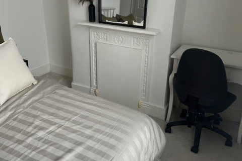 undefined, South View Road, Grays RM20