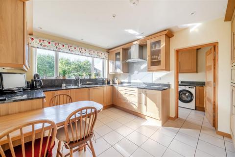 4 bedroom detached house for sale, Kimbolton Road, Bedford