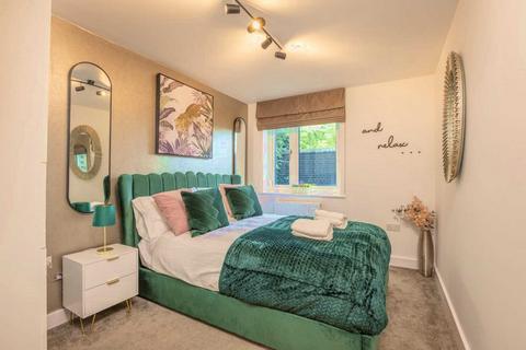 2 bedroom flat for sale, Owen Court, Grade Close, Elstree