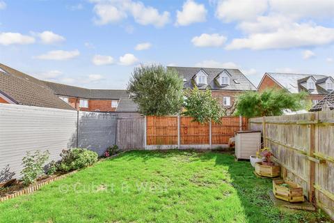 3 Barge Close, Yapton, Arundel, BN18 0FX