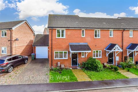 3 bedroom end of terrace house for sale, Barge Close, Arundel BN18