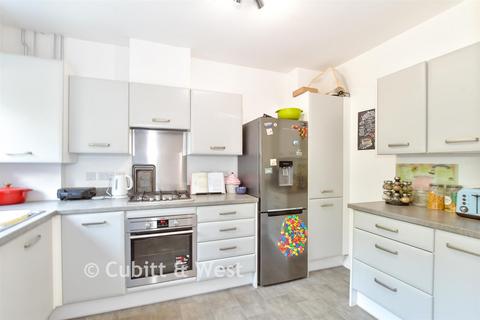 3 bedroom end of terrace house for sale, Barge Close, Arundel BN18