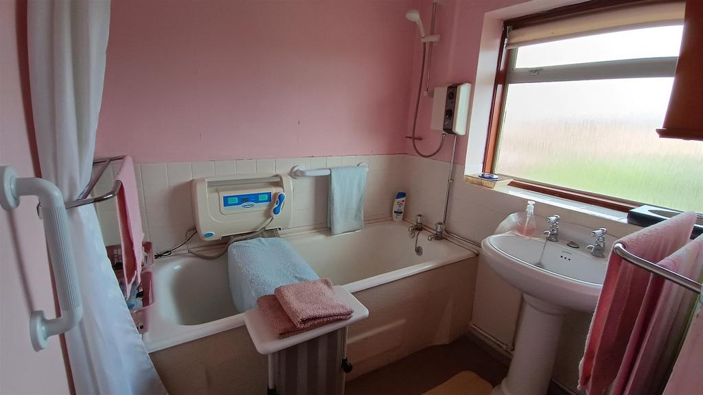 Bathroom.jpg