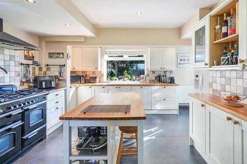 Hill House Tattenham Corner Road, Epsom, KT18 5PP