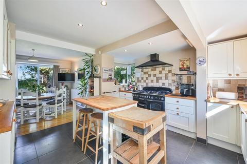 Hill House Tattenham Corner Road, Epsom, KT18 5PP