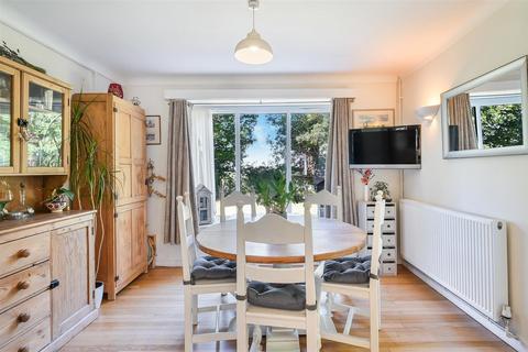 Hill House Tattenham Corner Road, Epsom, KT18 5PP