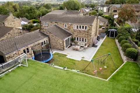 4 bedroom detached house for sale, Headlands, Liversedge, WF15