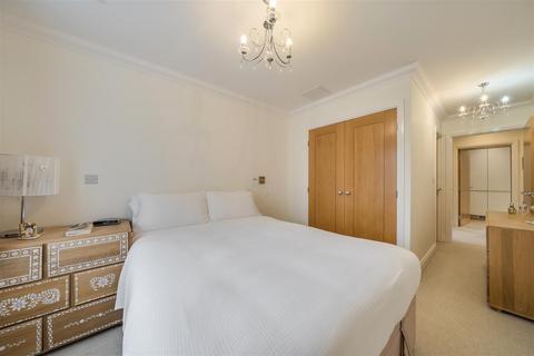 undefined, High Road, Bushey WD23