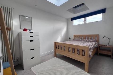 2 bedroom flat to rent, Whitwell Road, Southsea