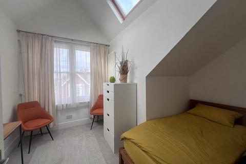 2 bedroom flat to rent, Whitwell Road, Southsea