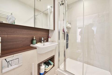 2 bedroom flat for sale, Moorhen Drive, Hendon, London, NW9